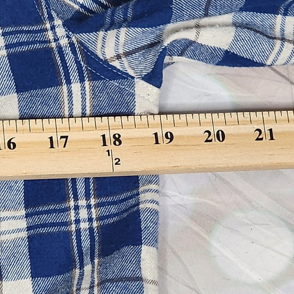 Netflix Stranger Things Plaid Boyfriend Shirt, Women's Medium - Picture 13 of 14